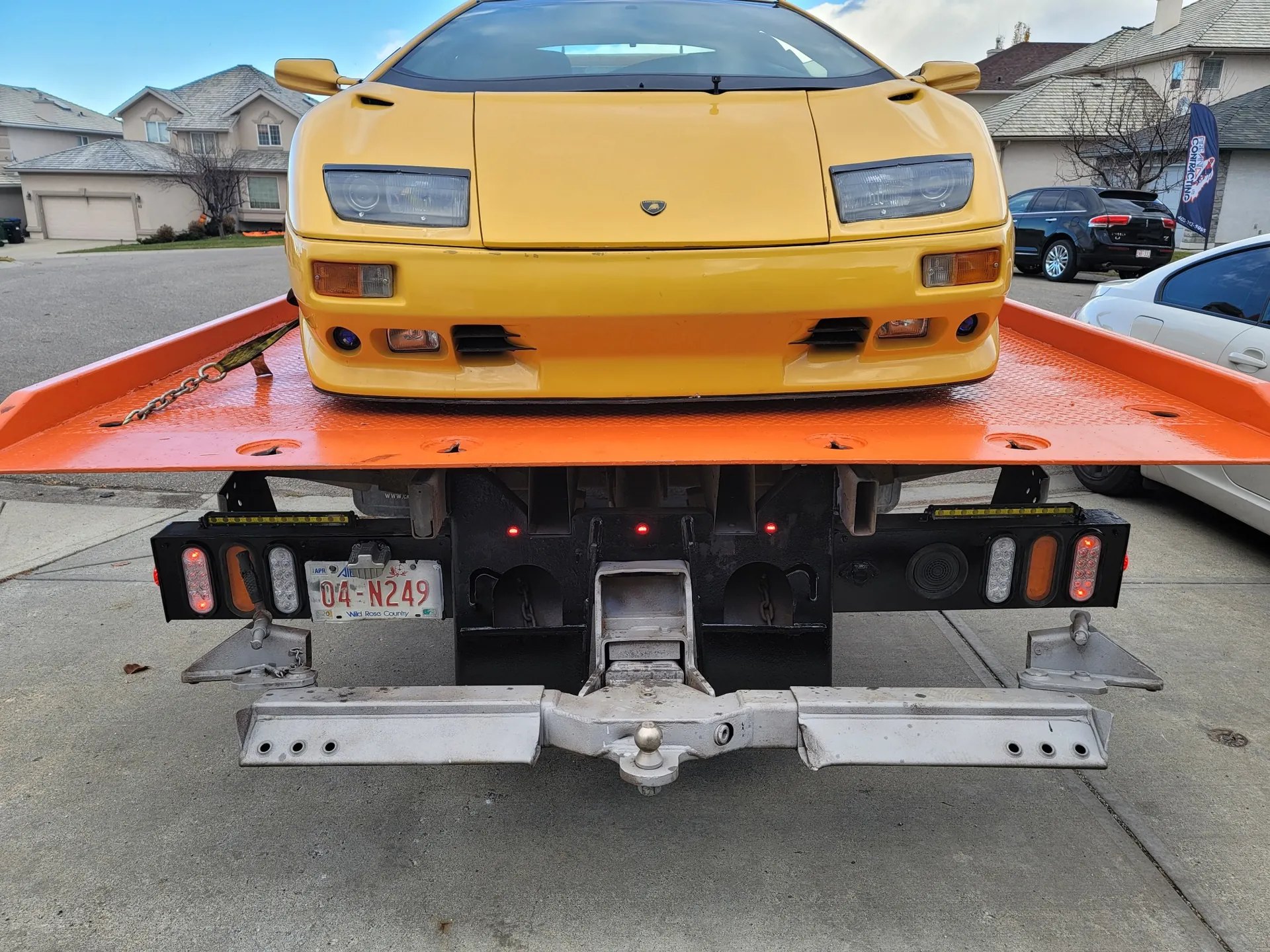 Low‑clearance towing for Lamborghini Diablo – Calgary